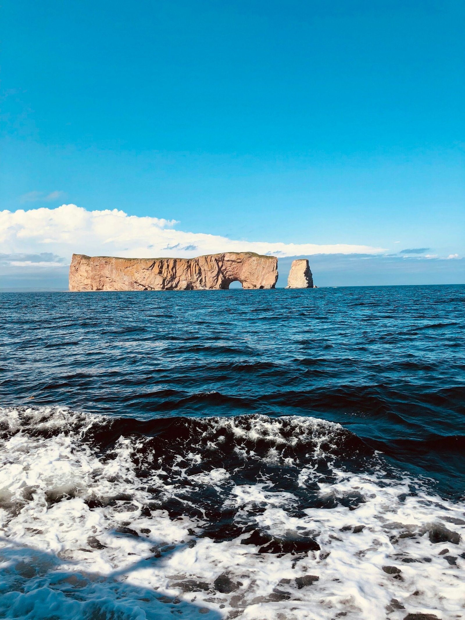 Le Rocher Percé vu depuis le bateau
